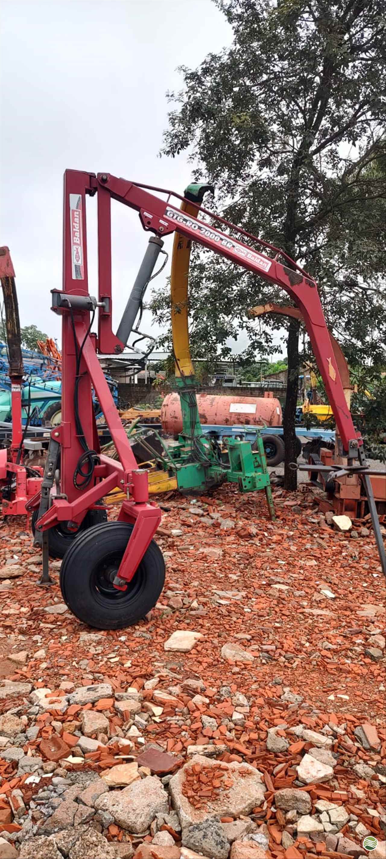 IMPLEMENTOS AGRICOLAS GUINCHO BIG BAG GUINCHO 2000 Kg Jorginho Tratores PARANAVAI PARANÁ PR